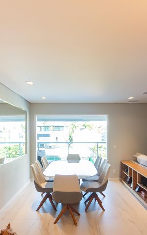 Apartamento à venda com 136m², 3 quartos e 2 vagas Apartamento à venda com 136m², 3 quartos e 2 vagasSala