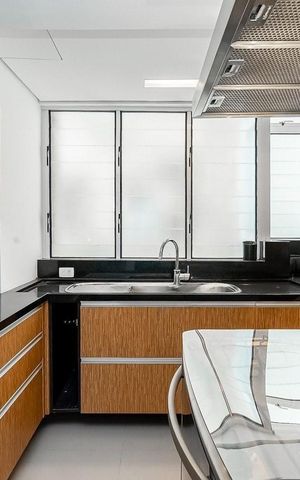 Apartamento para alugar com 164m², 3 quartos e 2 vagas Apartamento para alugar com 164m², 3 quartos e 2 vagasCozinha