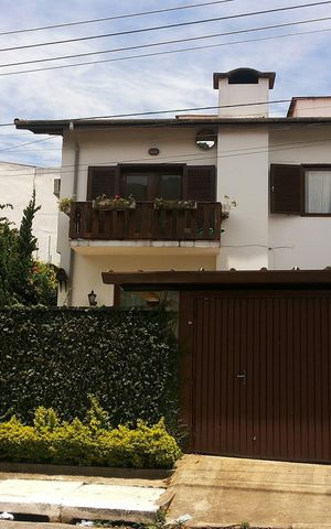 Casa para alugar com 235m², 5 quartos e 3 vagas Casa para alugar com 235m², 5 quartos e 3 vagasFachada