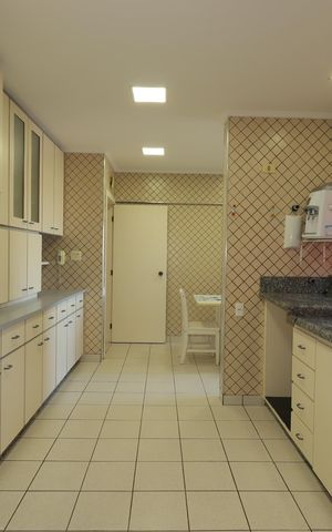 Apartamento à venda com 175m², 2 quartos e 2 vagasCozinha