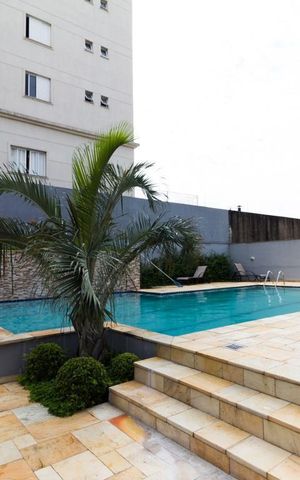 Apartamento à venda com 163m², 3 quartos e 2 vagas Apartamento à venda com 163m², 3 quartos e 2 vagasÁrea comum - Piscina