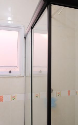 Casa de condomínio à venda com 119m², 2 quartos e 2 vagasBanheiro do sotão
