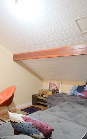 Casa de condomínio à venda com 119m², 2 quartos e 2 vagasSala 1 do sotão