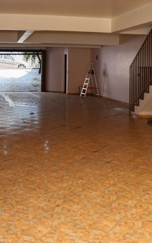 Casa à venda com 350m², 4 quartos e 6 vagas Casa à venda com 350m², 4 quartos e 6 vagasGaragem