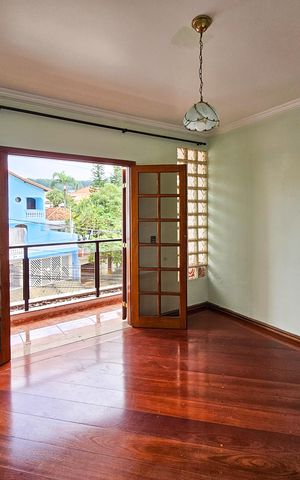 Casa à venda com 350m², 4 quartos e 6 vagas Casa à venda com 350m², 4 quartos e 6 vagasSuíte 1