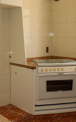 Casa à venda com 350m², 4 quartos e 6 vagas Casa à venda com 350m², 4 quartos e 6 vagasCozinha