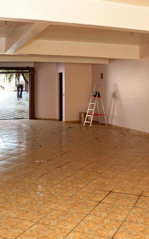 Casa à venda com 350m², 4 quartos e 6 vagas Casa à venda com 350m², 4 quartos e 6 vagasGaragem