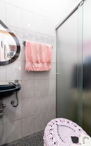 Casa à venda com 95m², 3 quartos e sem vagaBanheiro 2