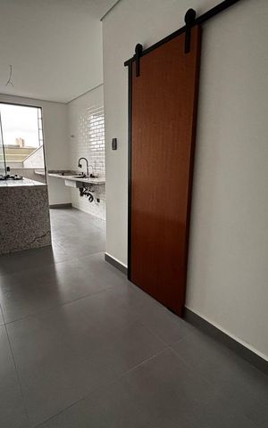 Casa à venda com 160m², 3 quartos e 2 vagas Casa à venda com 160m², 3 quartos e 2 vagasCozinha