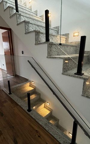 Casa à venda com 160m², 3 quartos e 2 vagas Casa à venda com 160m², 3 quartos e 2 vagasCorredor
