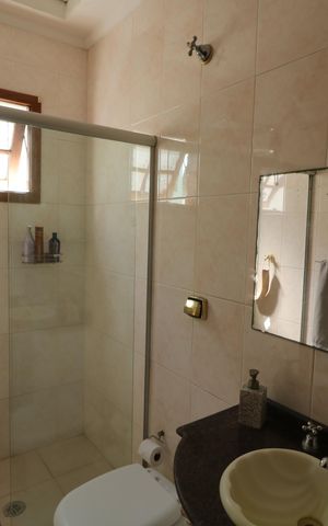 Casa à venda com 158m², 3 quartos e 2 vagasBanheiro