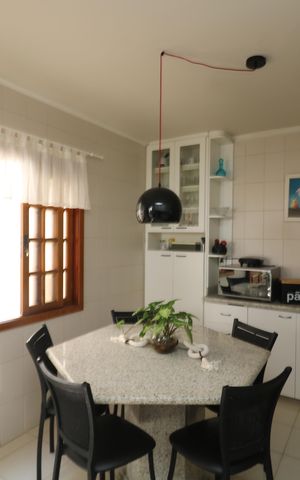 Casa à venda com 158m², 3 quartos e 2 vagasCozinha