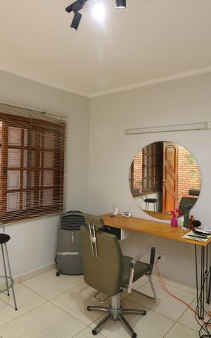 Casa à venda com 158m², 3 quartos e 2 vagasSalão