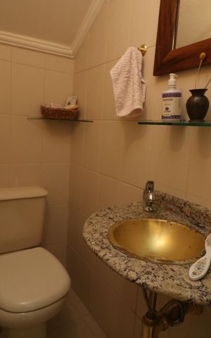 Casa à venda com 158m², 3 quartos e 2 vagasLavabo