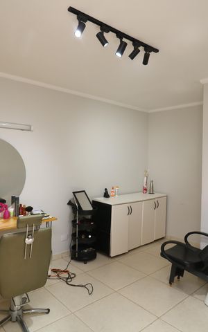 Casa à venda com 158m², 3 quartos e 2 vagasSalão