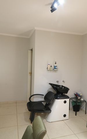 Casa à venda com 158m², 3 quartos e 2 vagasSalão
