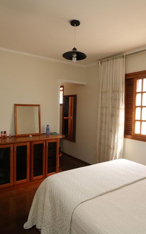 Casa à venda com 158m², 3 quartos e 2 vagasSuite