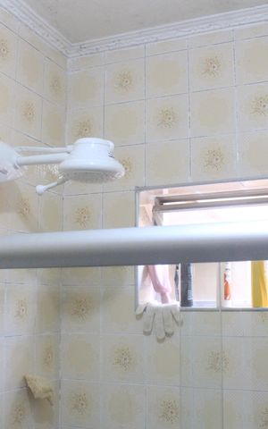 Casa à venda com 170m², 4 quartos e 3 vagasBanheiro 1