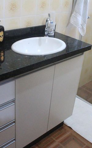 Casa à venda com 170m², 4 quartos e 3 vagasBanheiro 1