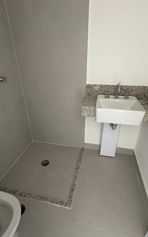 Apartamento à venda com 86m², 3 quartos e 2 vagas Apartamento à venda com 86m², 3 quartos e 2 vagasBanheiro da Suíte 1
