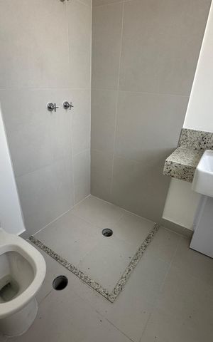 Apartamento à venda com 86m², 3 quartos e 2 vagas Apartamento à venda com 86m², 3 quartos e 2 vagasBanheiro da Suíte 2
