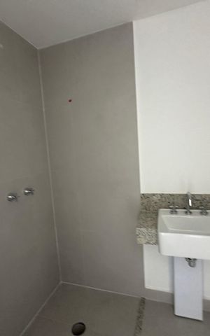 Apartamento à venda com 86m², 3 quartos e 2 vagas Apartamento à venda com 86m², 3 quartos e 2 vagasBanheiro da Suíte 1