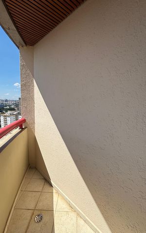 Apartamento para alugar com 216m², 4 quartos e 4 vagas Apartamento para alugar com 216m², 4 quartos e 4 vagasSuíte 2 Varanda