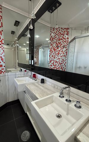 Apartamento para alugar com 216m², 4 quartos e 4 vagas Apartamento para alugar com 216m², 4 quartos e 4 vagasBanheiro da Suíte 1