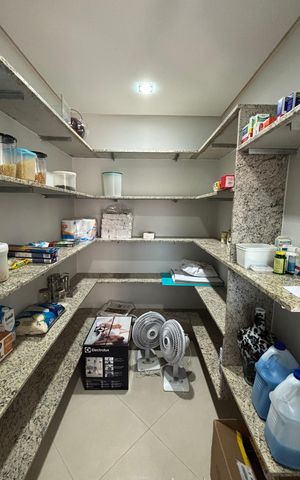 Apartamento para alugar com 216m², 4 quartos e 4 vagas Apartamento para alugar com 216m², 4 quartos e 4 vagasÁrea de Serviço - Despensa
