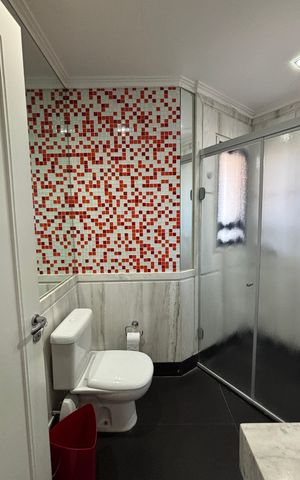 Apartamento para alugar com 216m², 4 quartos e 4 vagas Apartamento para alugar com 216m², 4 quartos e 4 vagasBanheiro da Suíte 1