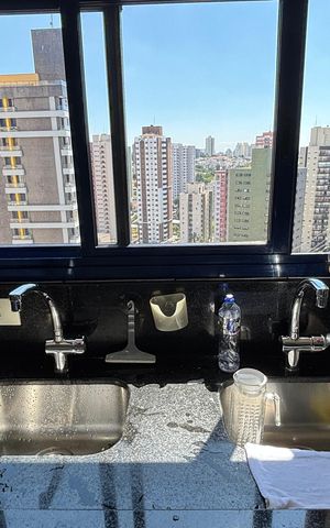 Apartamento para alugar com 216m², 4 quartos e 4 vagas Apartamento para alugar com 216m², 4 quartos e 4 vagasCozinha