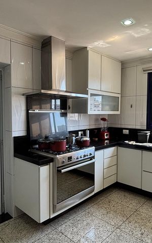 Apartamento para alugar com 216m², 4 quartos e 4 vagas Apartamento para alugar com 216m², 4 quartos e 4 vagasCozinha