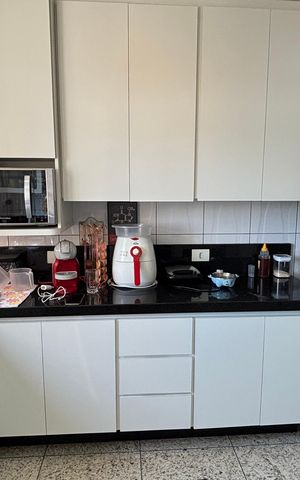 Apartamento para alugar com 216m², 4 quartos e 4 vagas Apartamento para alugar com 216m², 4 quartos e 4 vagasCozinha