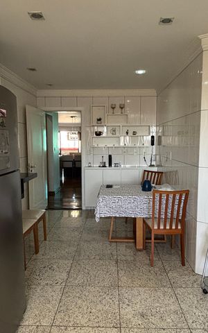 Apartamento para alugar com 216m², 4 quartos e 4 vagas Apartamento para alugar com 216m², 4 quartos e 4 vagasCozinha