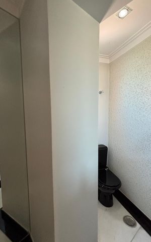Apartamento para alugar com 216m², 4 quartos e 4 vagas Apartamento para alugar com 216m², 4 quartos e 4 vagasLavabo