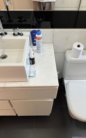 Apartamento para alugar com 216m², 4 quartos e 4 vagas Apartamento para alugar com 216m², 4 quartos e 4 vagasBanheiro da Suíte 2