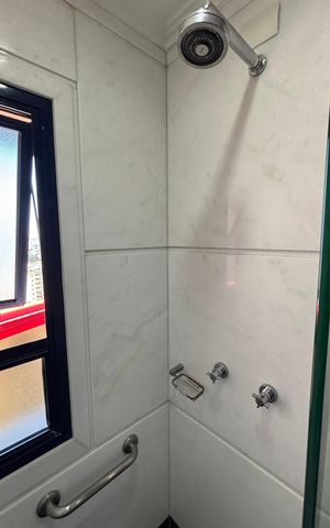 Apartamento para alugar com 216m², 4 quartos e 4 vagas Apartamento para alugar com 216m², 4 quartos e 4 vagasBanheiro