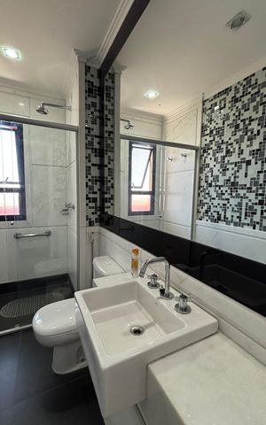 Apartamento para alugar com 216m², 4 quartos e 4 vagas Apartamento para alugar com 216m², 4 quartos e 4 vagasBanheiro