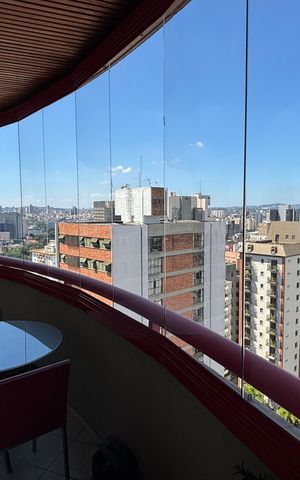 Apartamento para alugar com 216m², 4 quartos e 4 vagas Apartamento para alugar com 216m², 4 quartos e 4 vagasSala - Varanda