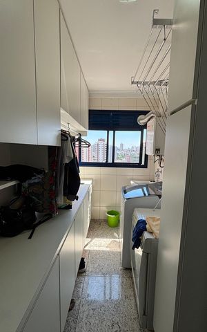 Apartamento para alugar com 216m², 4 quartos e 4 vagas Apartamento para alugar com 216m², 4 quartos e 4 vagasÁrea de Serviço