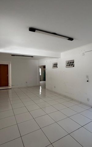 Casa para alugar com 476m², 9 quartos e 5 vagas Casa para alugar com 476m², 9 quartos e 5 vagasSala