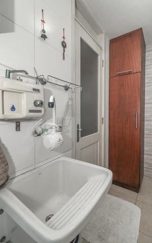 Casa de condomínio à venda com 194m², 3 quartos e 2 vagasÁrea de Serviço