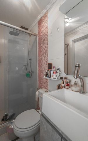 Casa de condomínio à venda com 194m², 3 quartos e 2 vagasBanheiro Social