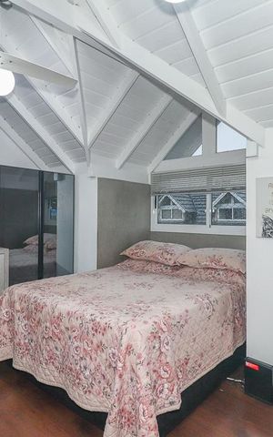 Casa de condomínio à venda com 194m², 3 quartos e 2 vagasQuarto 3