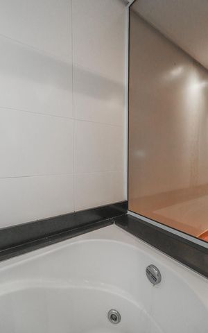 Casa de condomínio à venda com 194m², 3 quartos e 2 vagasBanheiro da Suíte