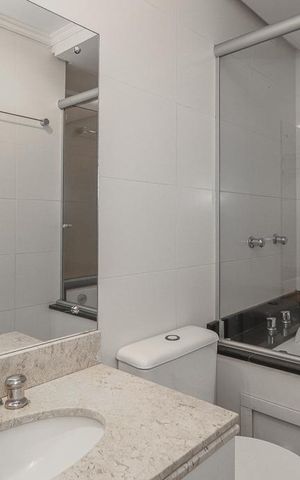 Casa de condomínio à venda com 194m², 3 quartos e 2 vagasBanheiro da Suíte