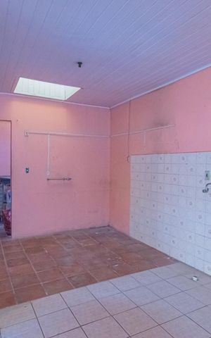 Casa à venda com 100m², 3 quartos e 3 vagas Casa à venda com 100m², 3 quartos e 3 vagasCasa de fundos/Sala/Cozinha