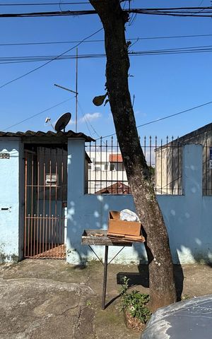Casa à venda com 208m², 4 quartos e 1 vaga Casa à venda com 208m², 4 quartos e 1 vagaFachada