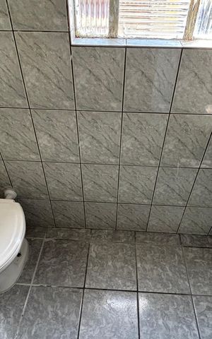 Casa à venda com 208m², 4 quartos e 1 vaga Casa à venda com 208m², 4 quartos e 1 vagaCasa 1 Banheiro