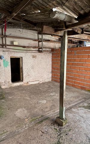 Casa à venda com 208m², 4 quartos e 1 vaga Casa à venda com 208m², 4 quartos e 1 vagaCasa 1 Quintal - Area de Serviço